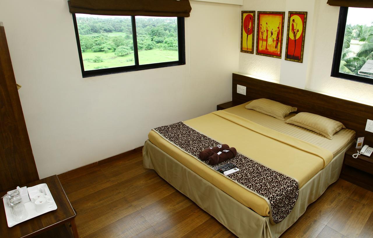 Hotel Maratha Residency Ratnāgiri Exteriör bild