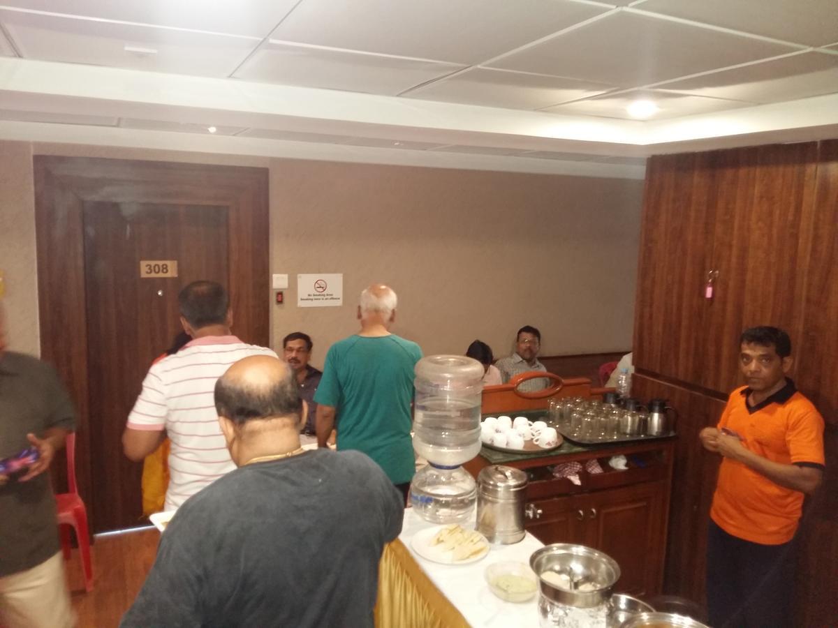 Hotel Maratha Residency Ratnāgiri Exteriör bild